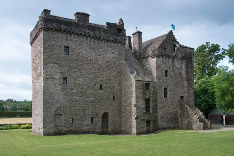 Huntingtower Castle high res 008 000 020 389 R 768x513