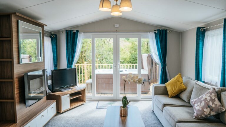 Woodleisure Revolve Films 03883 768x432