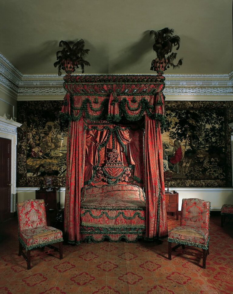 tapestry room 768x971